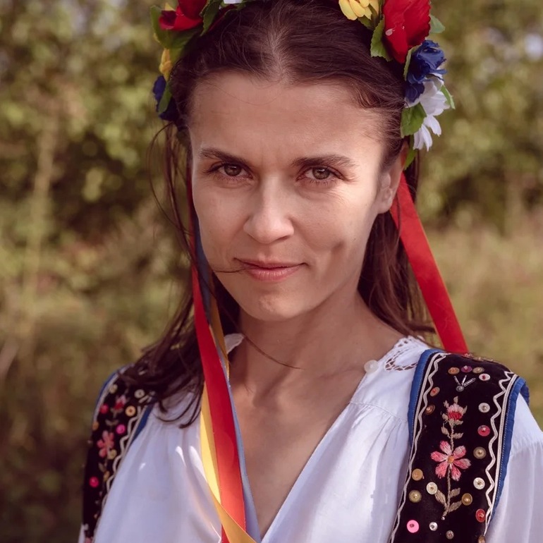 Ciemny portret z pauzą